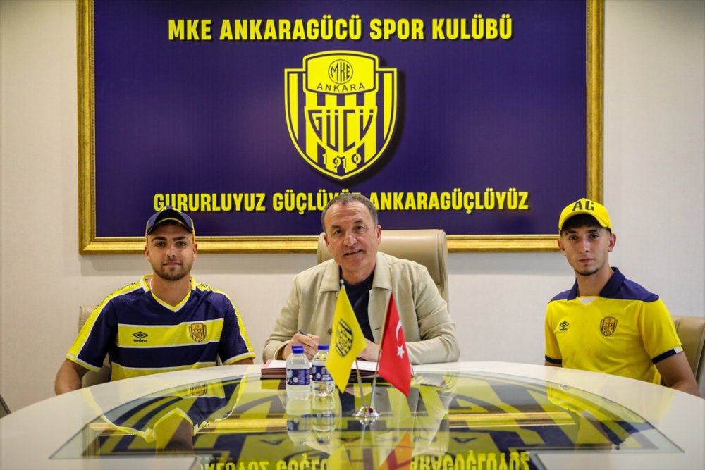 MKE Ankaragücü altyapıdan Mert Can ve Onur Efe Ekri ile profesyonel sözleşme imzaladı