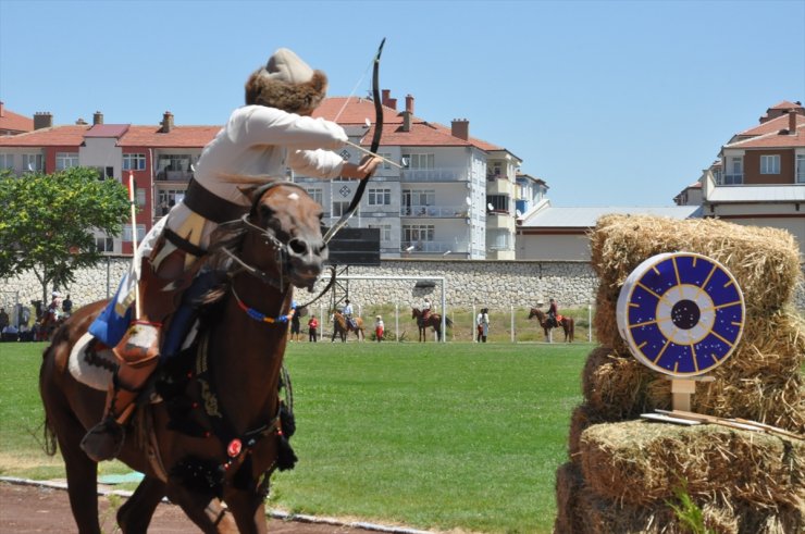 Atlı Okçuluk Türkiye Şampiyonası çeyrek final yarışları Konya'da başladı