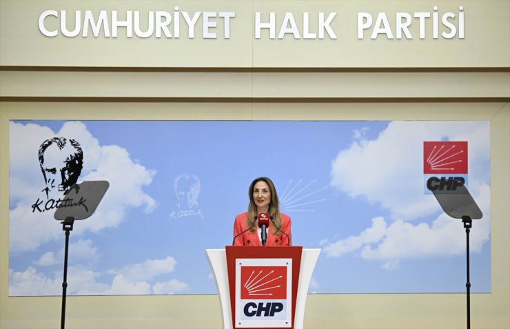 CHP Kadın Kolları Genel Başkanı Nazlıaka, basın toplantısı düzenledi: