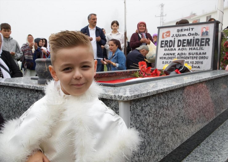 Valinin makam aracı, şehit oğluna sünnet arabası oldu