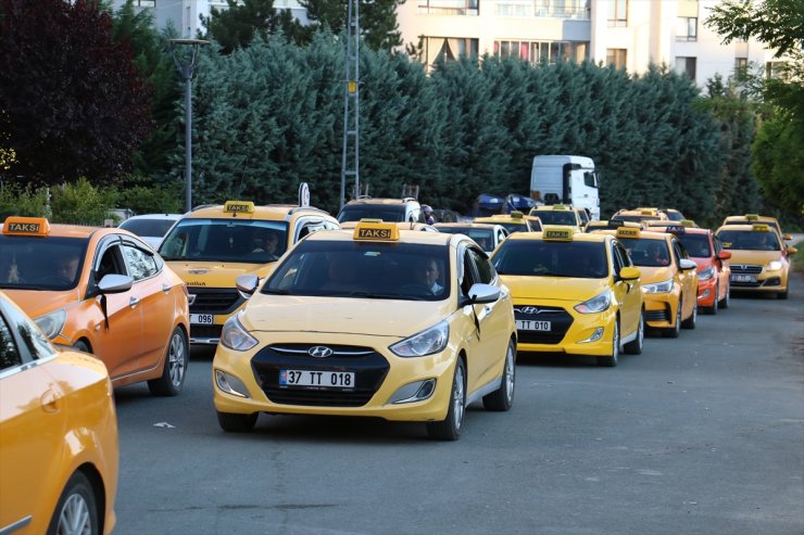 Kastamonu'da taksiciler öldürülen meslektaşları için konvoy düzenledi