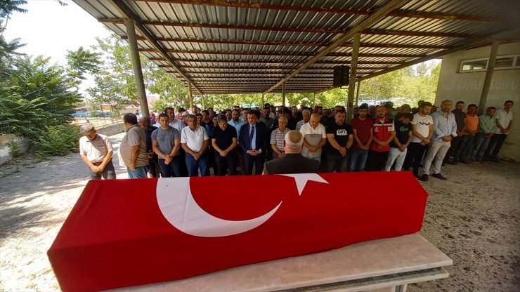 Ankara'da vefat eden Kıbrıs gazisi son yolculuğuna uğurlandı