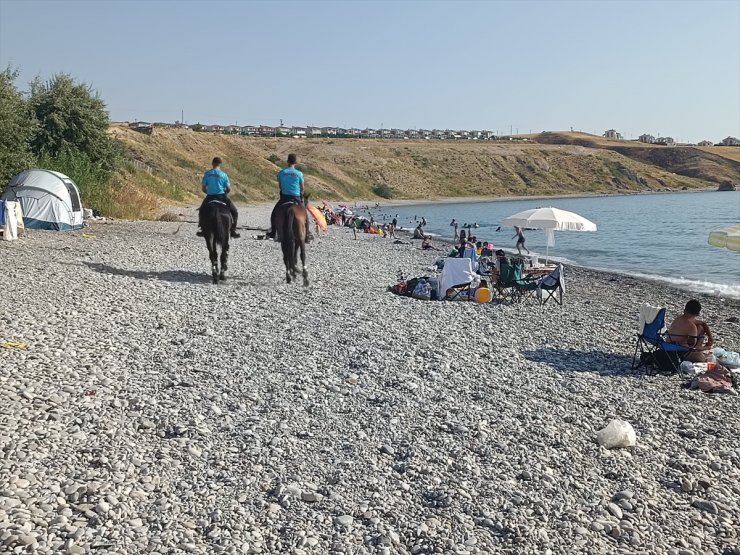 Van'da atlı birlikler, vatandaşları boğulma vakalarına karşı bilgilendirdi