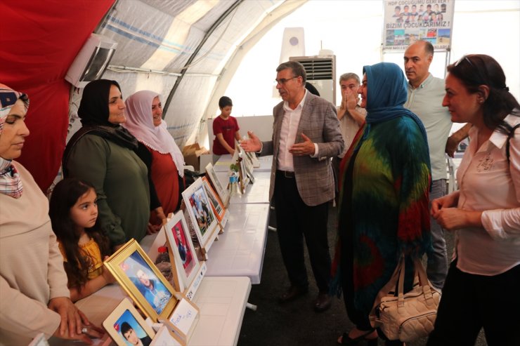 Diyarbakır annelerine Memur-Sen'den destek ziyareti