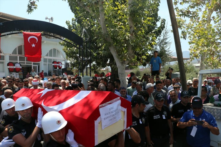 Şehit polis memuru Ramazan Kütük'ün cenazesi Hatay'da defnedildi