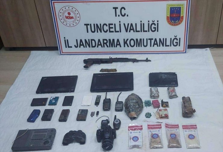 Tunceli'de teröristlerin kullandığı 4 sığınak imha edildi