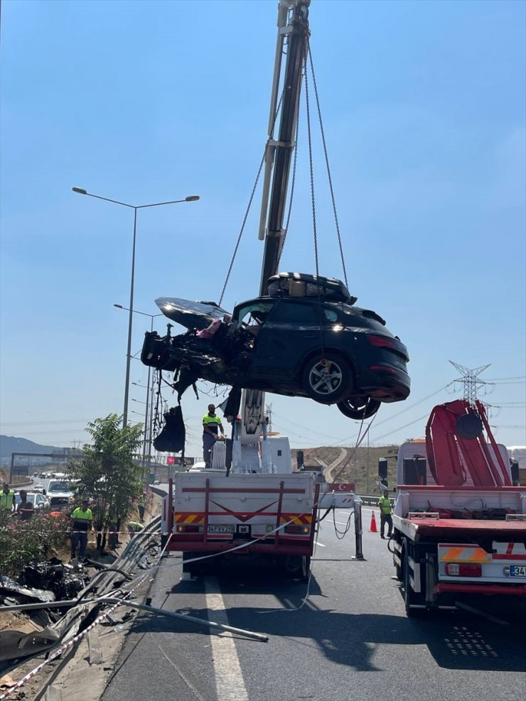 Sancaktepe'de tırın ciple çarpışması sonucu 5 kişi yaralandı