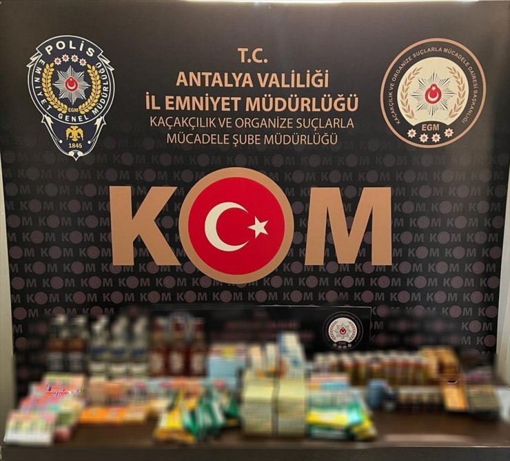 Antalya'da kaçakçılık operasyonunda 13 şüpheli yakalandı