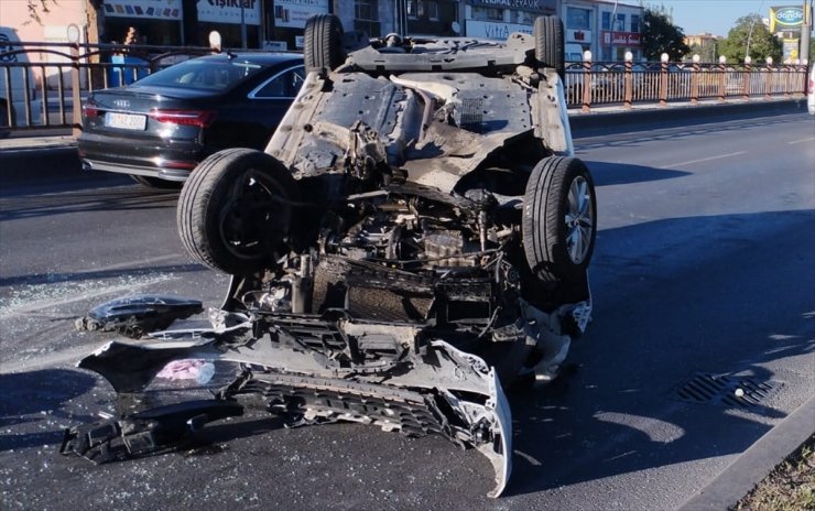 Kayseri'de trafik kazasında bir kişi yaralandı