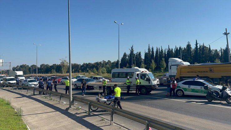 Kocaeli'de kamyonla çarpışan motosikletteki 1 kişi öldü, 1 kişi yaralandı