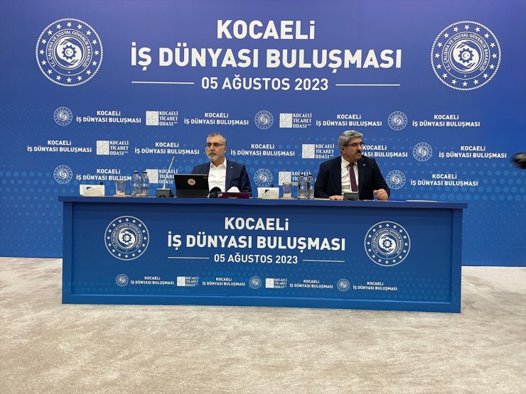 Bakan Işıkhan "Şehir Buluşmaları" kapsamında Kocaeli'de ziyaretlerde bulundu