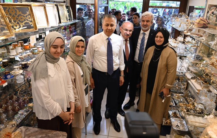 İçişleri Bakanı Yerlikaya, Manisa'da ziyaretlerde bulundu