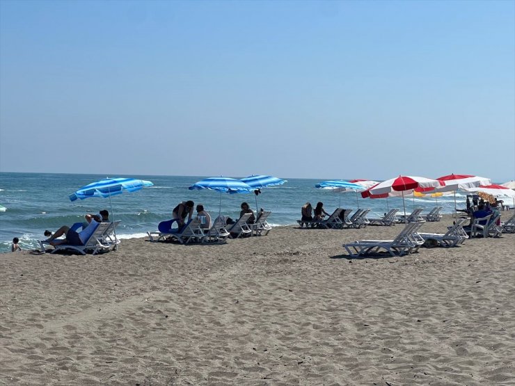 Sakarya ve Kocaeli sahillerinde olumsuz deniz koşulları nedeniyle denize girmek yasaklandı