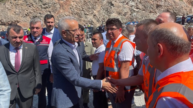 Ulaştırma ve Altyapı Bakanı Uraloğlu, Zonguldak'ta ziyaretlerde bulundu