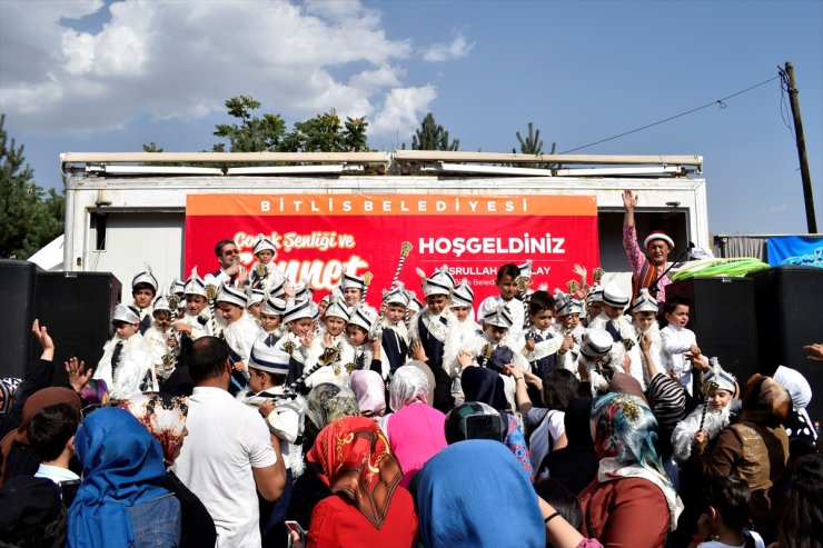 Bitlis'te toplu sünnet şöleni düzenlendi