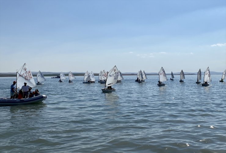 Hirfanlı Baraj Gölü Optimist Yelken Yarışları Kırşehir'de tamamlandı