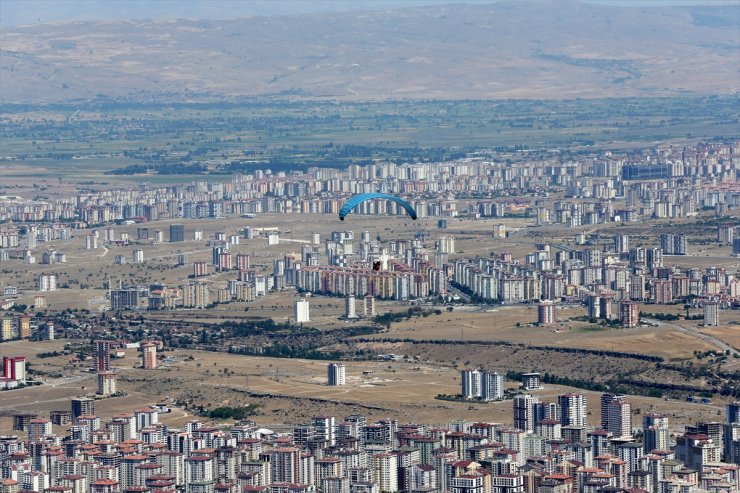 Yamaç Paraşütü Türkiye Şampiyonası Mesafe Yarışması, Kayseri'de başladı