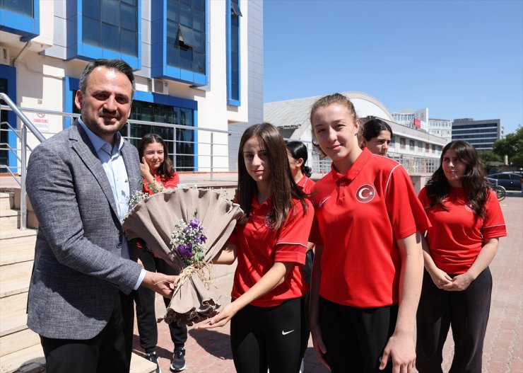 Gençlik ve Spor Bakan Yardımcısı Enes Eminoğlu, Edirne'de milli sporcularla bir araya geldi