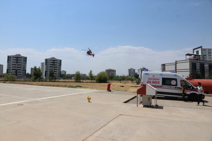 Diyarbakır'da boğulma tehlikesi geçiren çocuk ambulans helikopterle hastaneye yetiştirildi