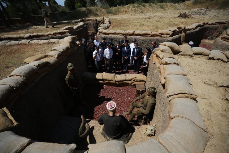 Çanakkale Savaşları'nda siperlerde yaşanan bir günün canlandırıldığı alan ziyarete açıldı