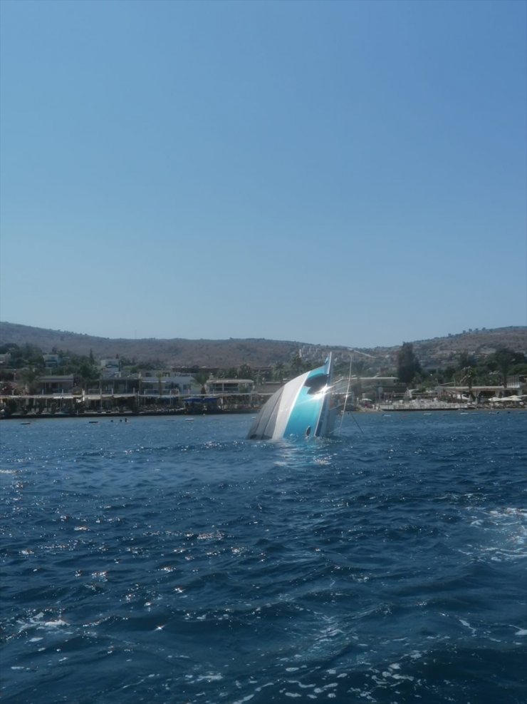 Bodrum'da arızalanan motor yatın bir bölümü battı