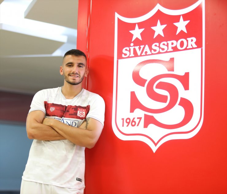 EMS Yapı Sivasspor, Yunan stoper Achilleas Poungouras'ı transfer etti