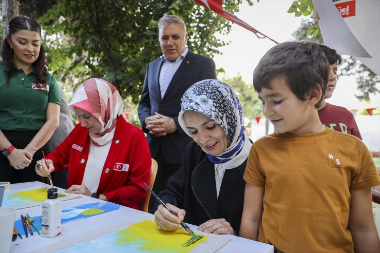 Bakan Göktaş Türk Kızılay Heybeliada Gençlik Kampı'nın kapanışında konuştu: