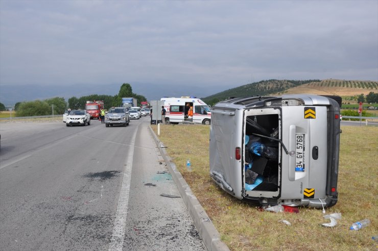 Amasya'da 3 aracın karıştığı kazada 4 kişi yaralandı