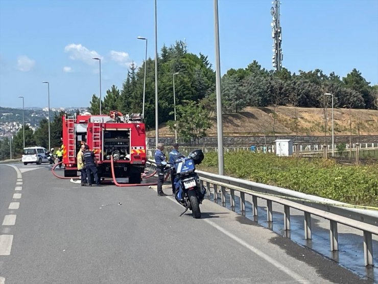 Üsküdar'da ağaçlık alanda çıkan yangın söndürüldü