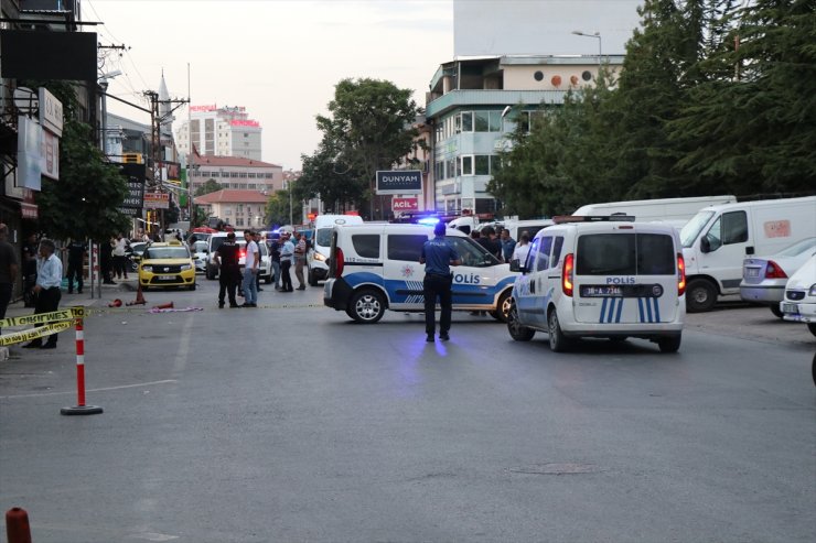 Kayseri'de kıraathaneye yapılan silahlı saldırıda 1'i polis 2 kişi yaralandı