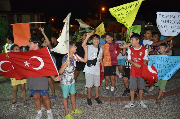 Marmaris'te meydana yapılması planlanan proje protesto edildi