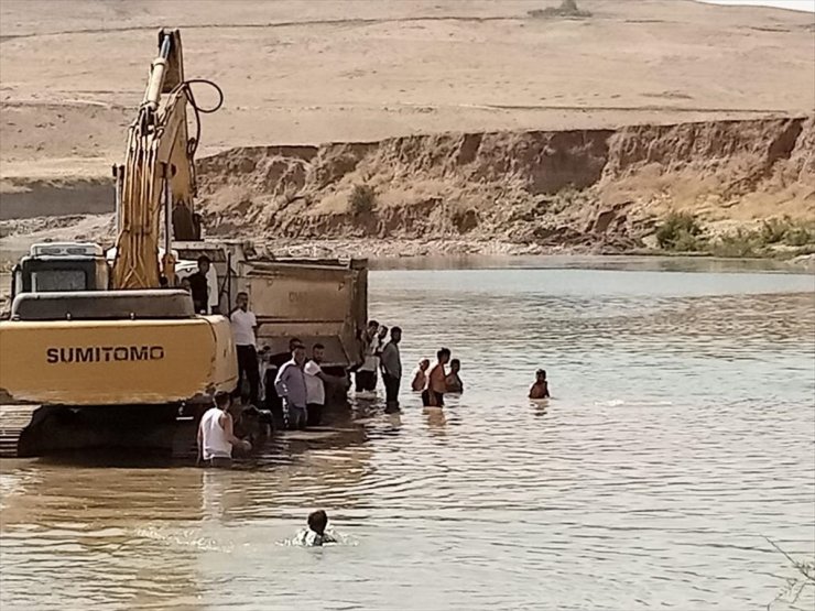 Şırnak'ta Dicle Nehri'ne düşen hafriyat kamyonunun sürücüsü boğuldu