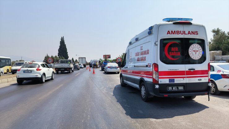 Aydın'da otobüsle minibüsün çarpışması sonucu 15 kişi yaralandı