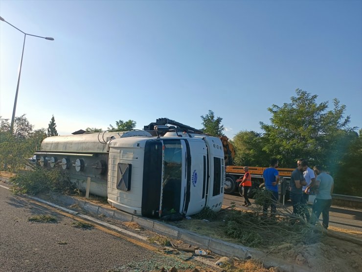 Bingöl'de iki tankerin çarpıştığı kazada 2 kişi yaralandı