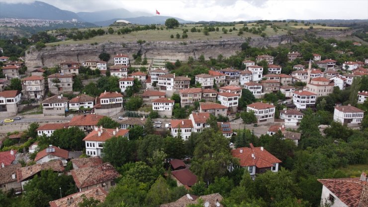 Safranbolu'da bahçe ve balkonlar "en güzel" olmak için yarışıyor