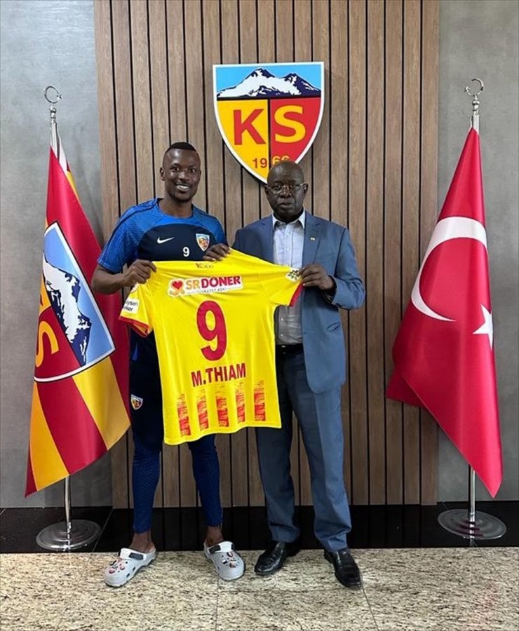 Senegal'in Ankara Büyükelçisi Gueye, Kayserispor'u ziyaret etti