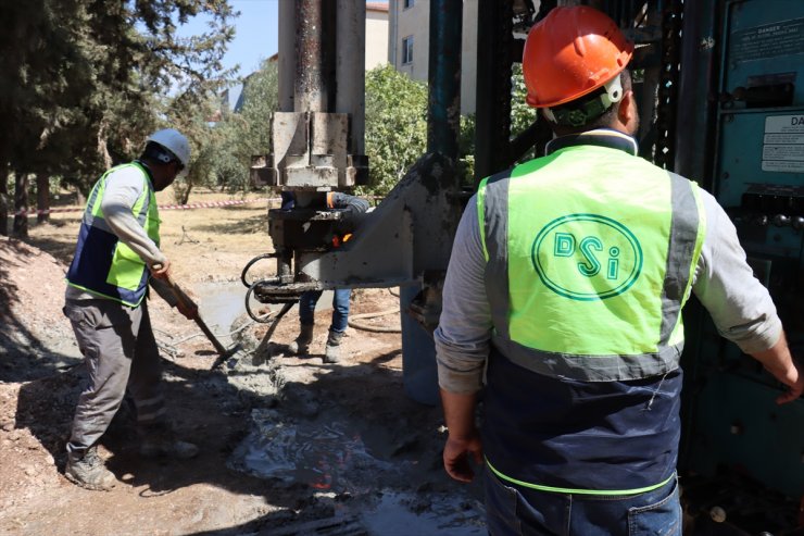 Adıyaman'da depremzedelerin su ihtiyacını karşılamak için yeni kuyular açılıyor