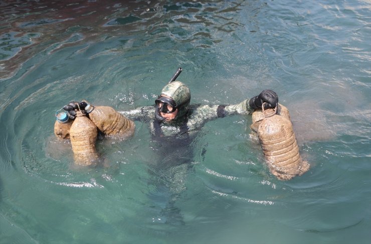 Bodrum'da deniz dibi temizliği yapıldı, 1417 kilogram atık çıkarıldı