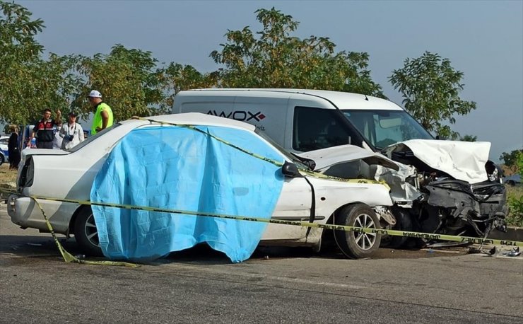 Bursa'da trafik kazasında yaşlı çift hayatını kaybetti