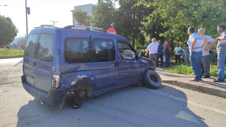 Samsun'da trafik kazasında 2 kişi yaralandı