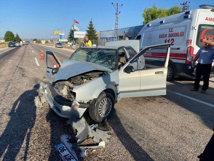 Tokat'ta iki otomobilin çarpıştığı kazada 1 kişi öldü, 3 kişi yaralandı