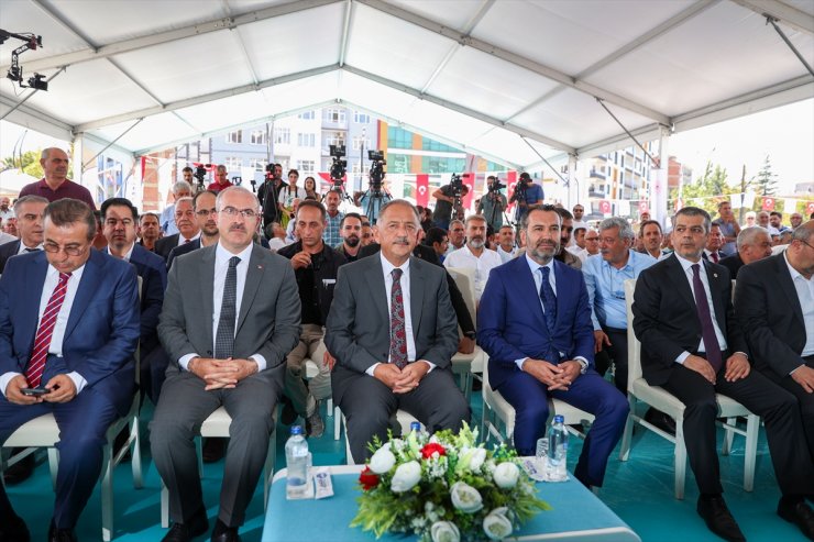 Bakan Özhaseki, Elazığ'da toplu açılış ve temel atma töreninde konuştu: