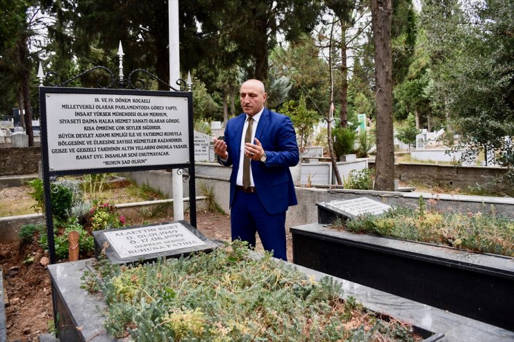 Marmara depreminde kaybettiği milletvekili ağabeyi ve ailesinin acısını unutamıyor