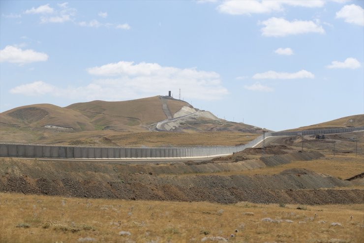 Sınırın sıfır noktasındaki birlikler düzensiz göçle mücadelede ileri teknolojiden yararlanıyor