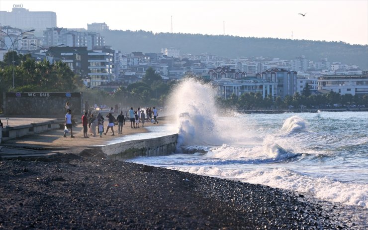 "Dalganın yüksekliği 50 santimetreyi geçiyorsa denize girmeyin" uyarısı