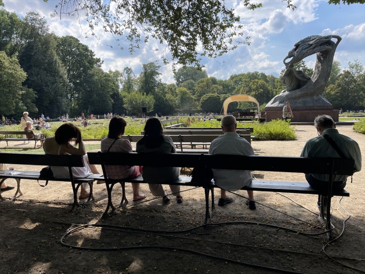 Varşova'nın 64 yıllık geleneği: Lazienki Park'ta Chopin dinletisi