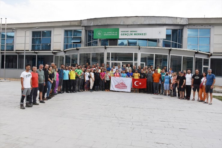 Türkiye Dağcılık Federasyonunun tırmanış eğitimi Hakkari'de başladı