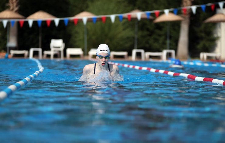 Albino yüzücü Ceren'in hedefi Avrupa şampiyonluğu