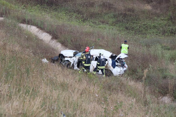 GÜNCELLEME - Kuzey Marmara Otoyolu'nda devrilen otomobildeki baba ve iki oğlu öldü