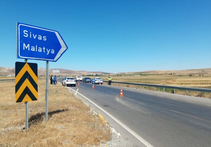 Şarkışla'da trafik kazasında 6 kişi yaralandı